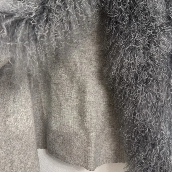 POLOGEORGIS NEW 100% Dyed Lamb Fur Cape/Shawl One Size - Picture 4 of 8